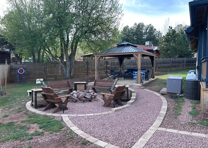 W/ Fire Pit & Gazebo - Steps To Trails *