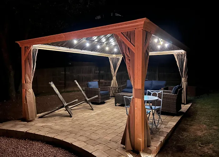 Holiday home W/ Fire Pit & Gazebo - Steps To Trails Pine